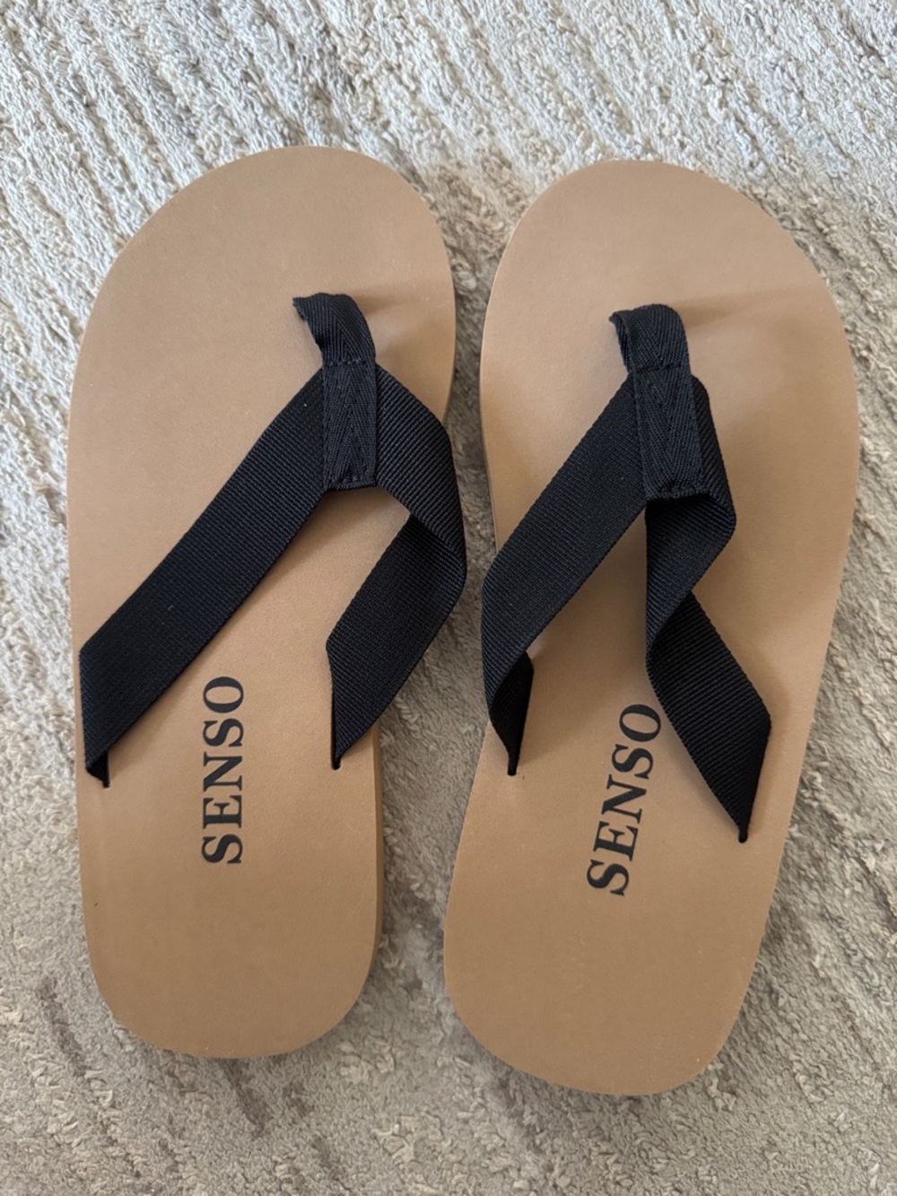 SENSO Black Strap Flip Sandals with Tan Footbed
